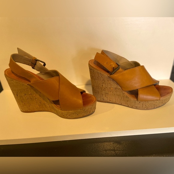 Women’s Wedge Leather Sandals featuring cork heels! 🌟 Women’s size 8 - Picture 1 of 7